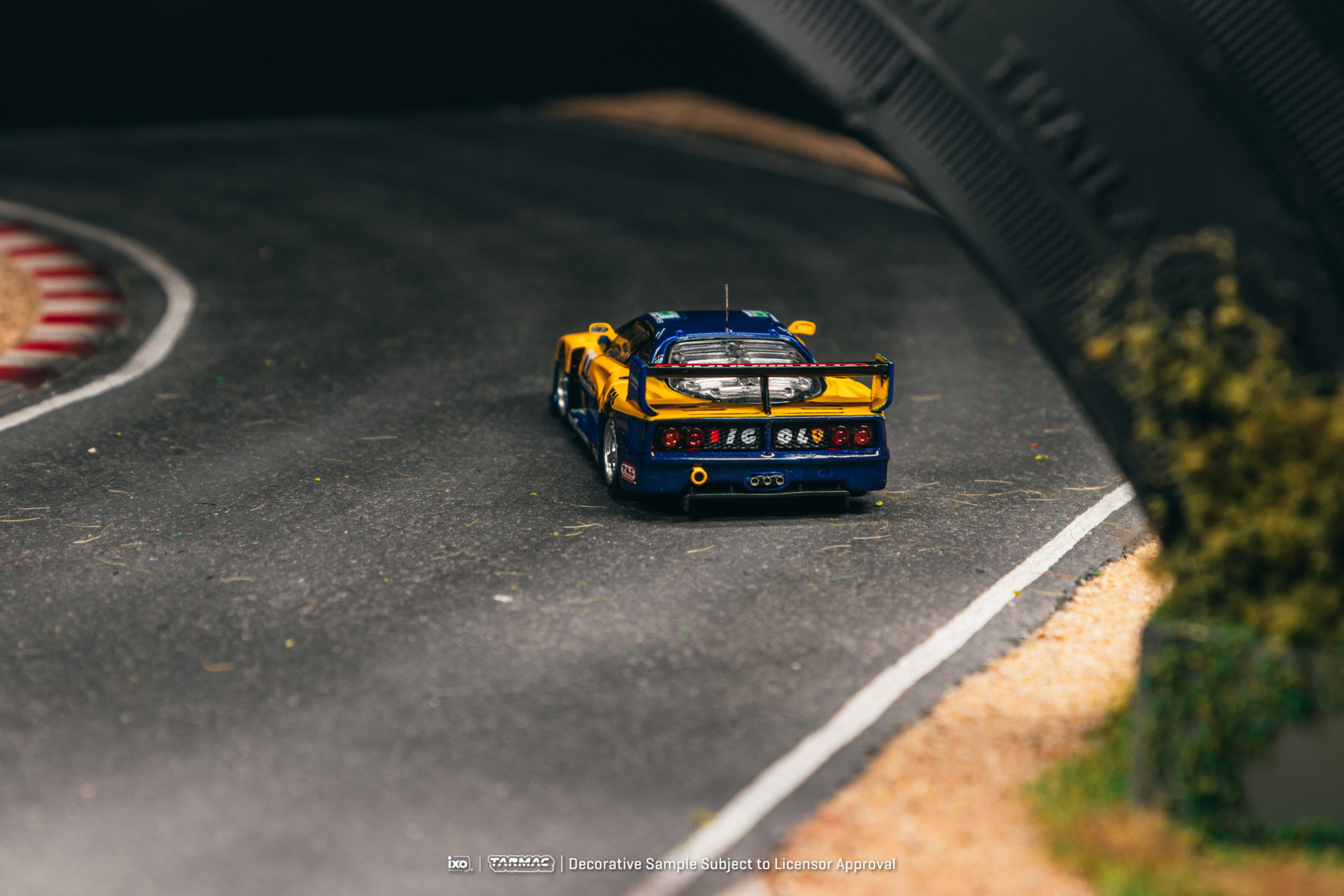 In Stock TW 1:64 Ferrari F40 G – Men Accessories Collection Bewertung und Preis